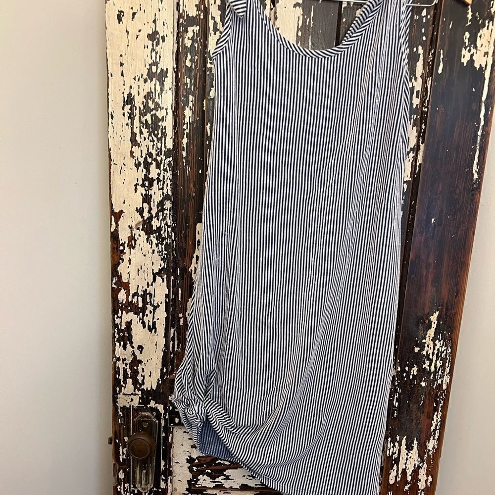 Wandering Dreams size Small bottom knot dress.